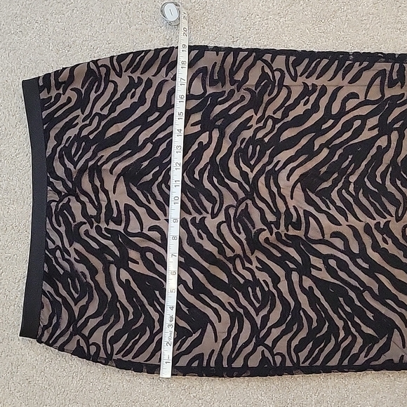 BCBGMaxAzria Irisa Pencil Skirt Size M - Picture 7 of 8